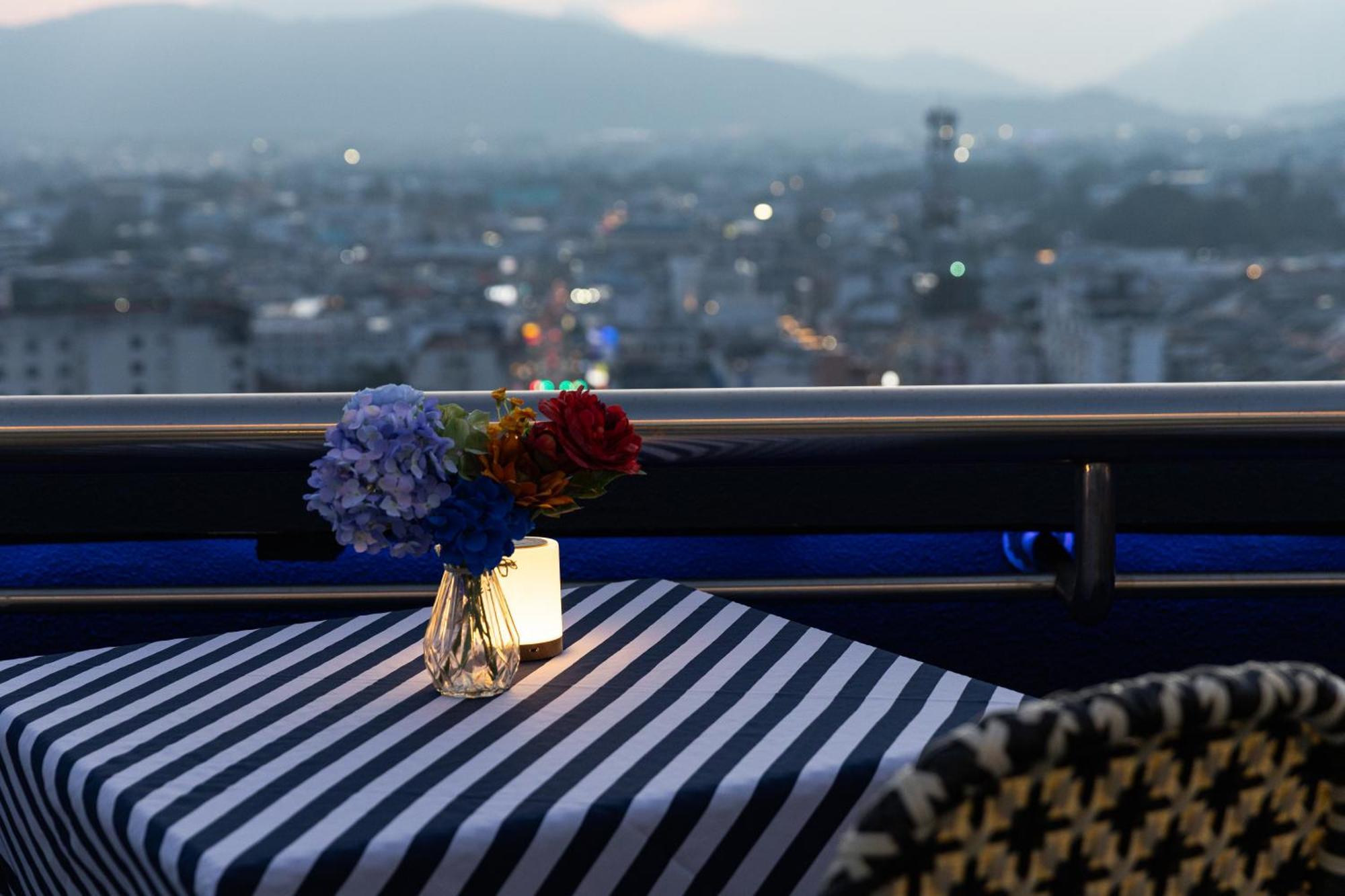 Royal Phuket City Hotel Bagian luar foto View from the Sky Bar